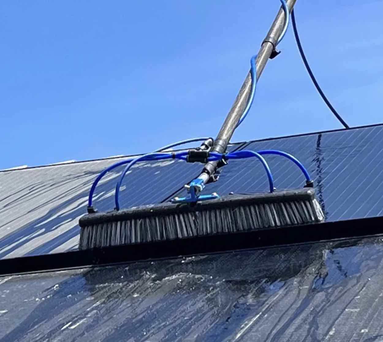 brush cleaning solar panel